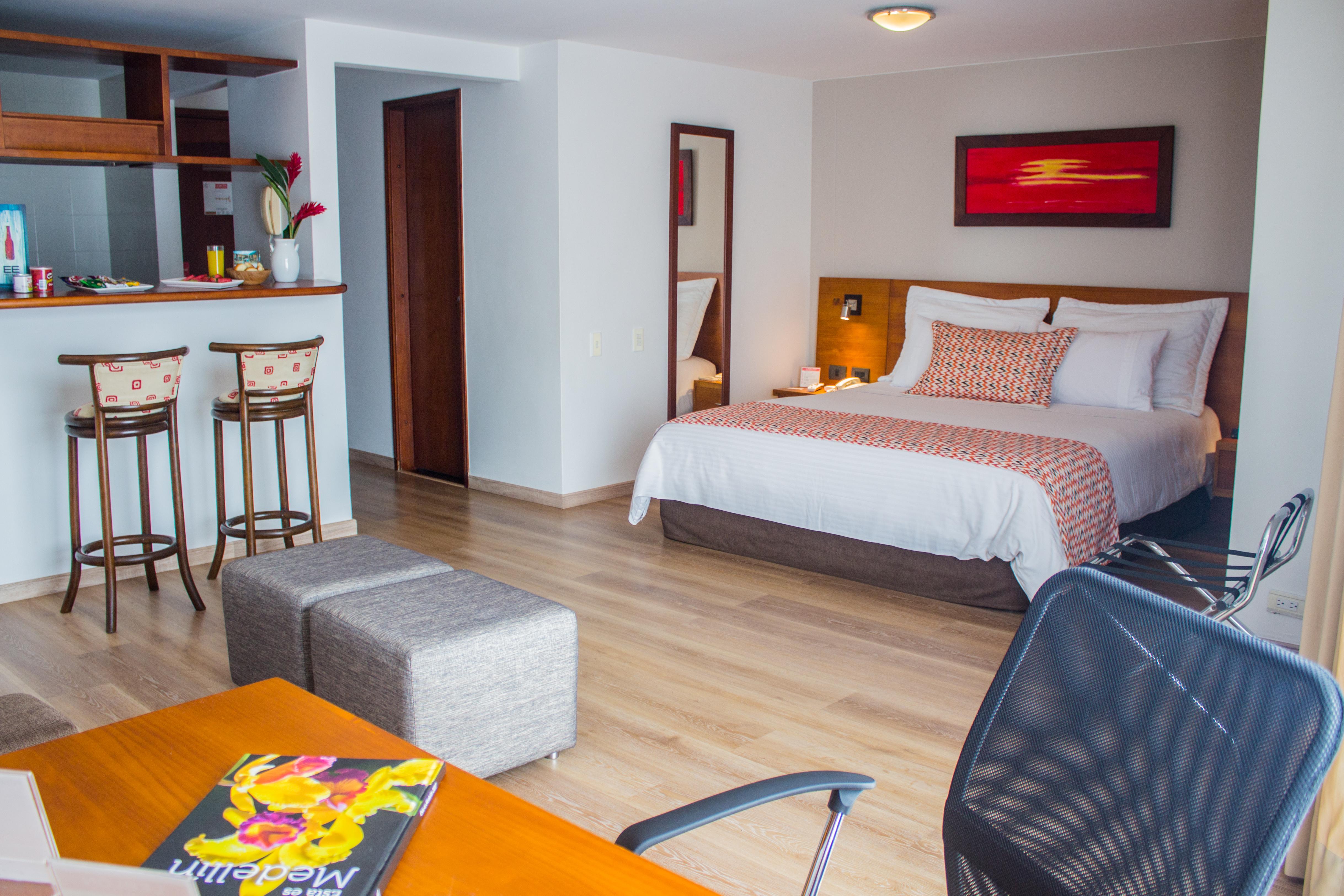 Leblon Suites Hotel Medellin Bagian luar foto