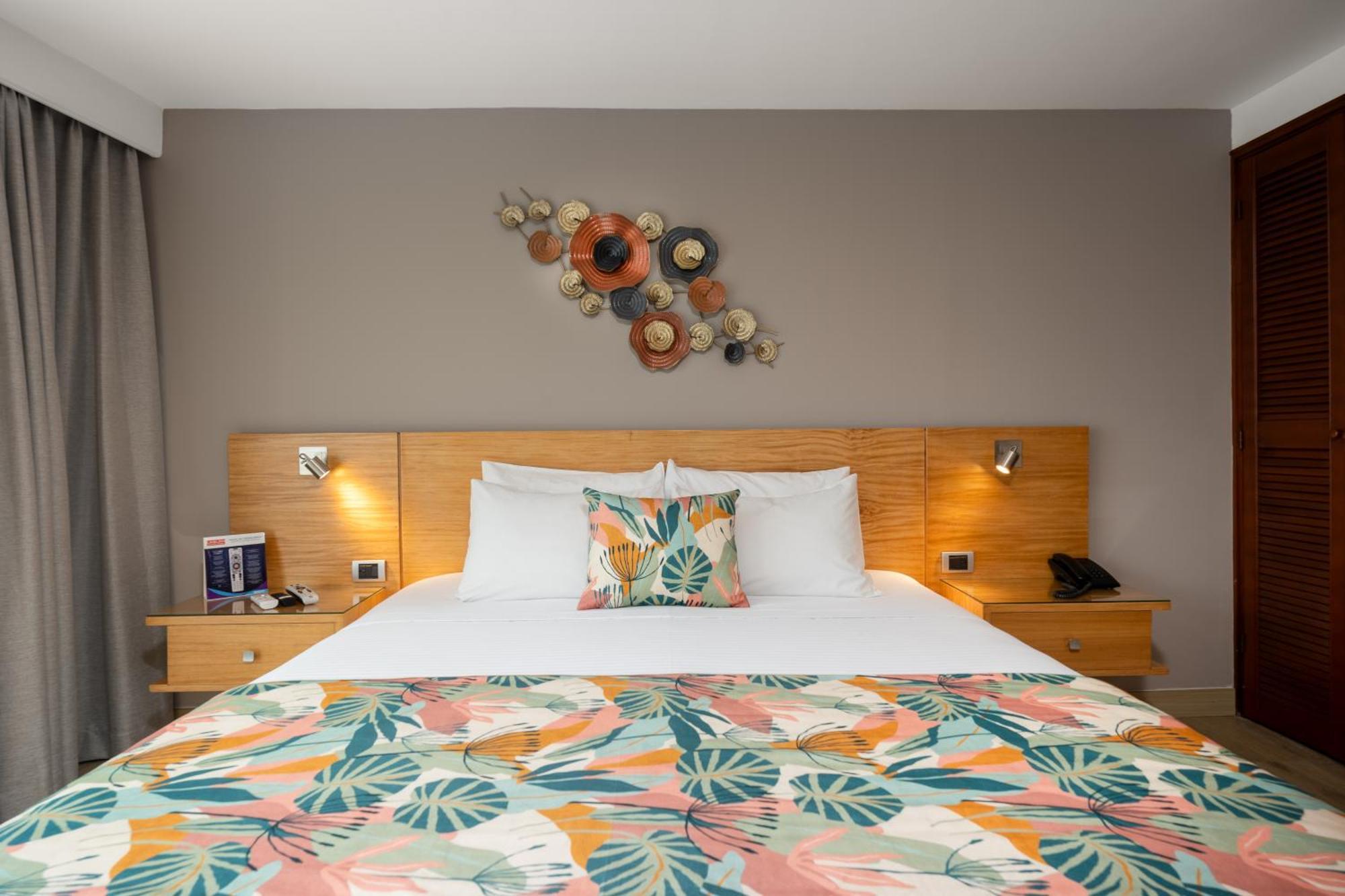 Leblon Suites Hotel Medellin Bagian luar foto