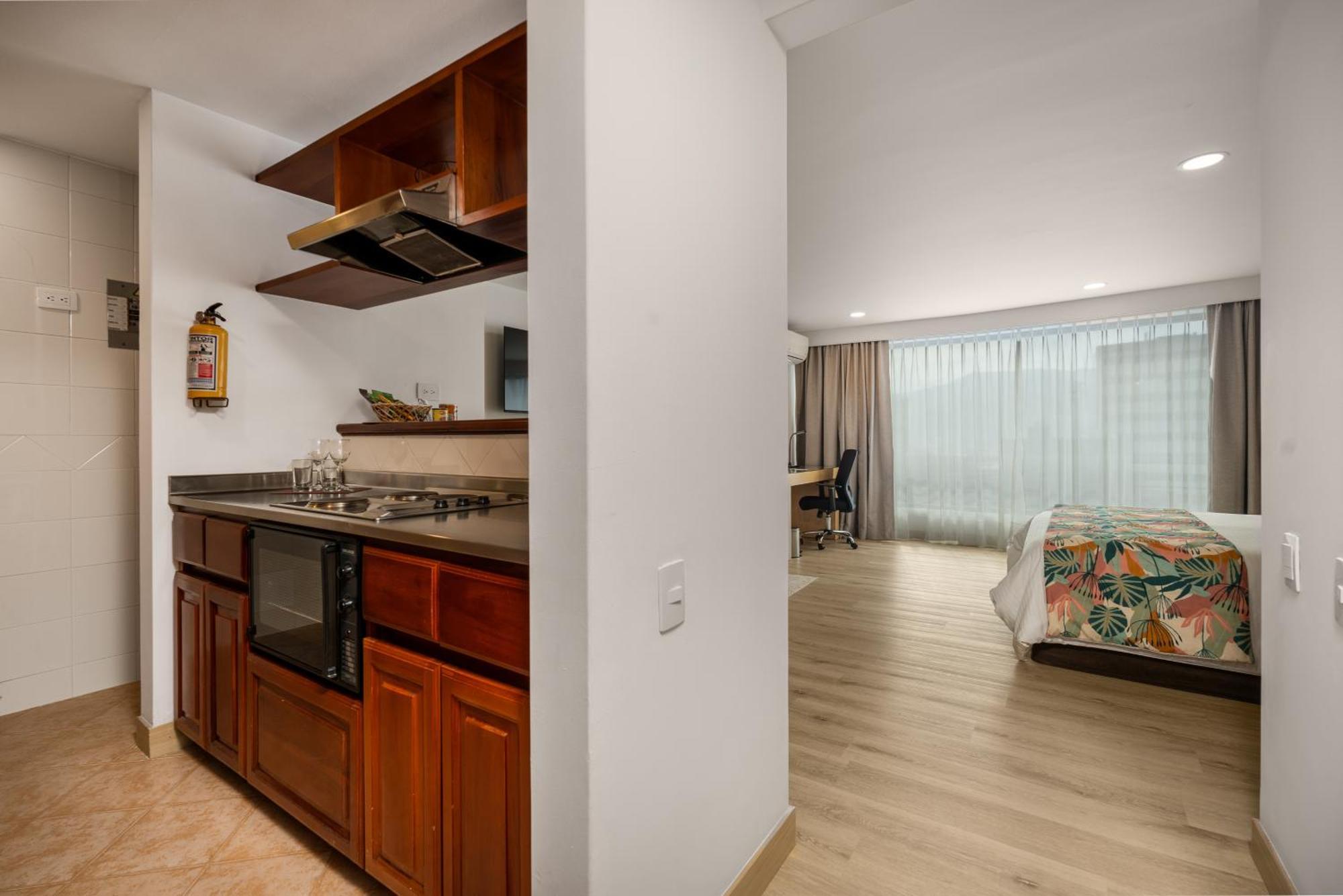 Leblon Suites Hotel Medellin Bagian luar foto