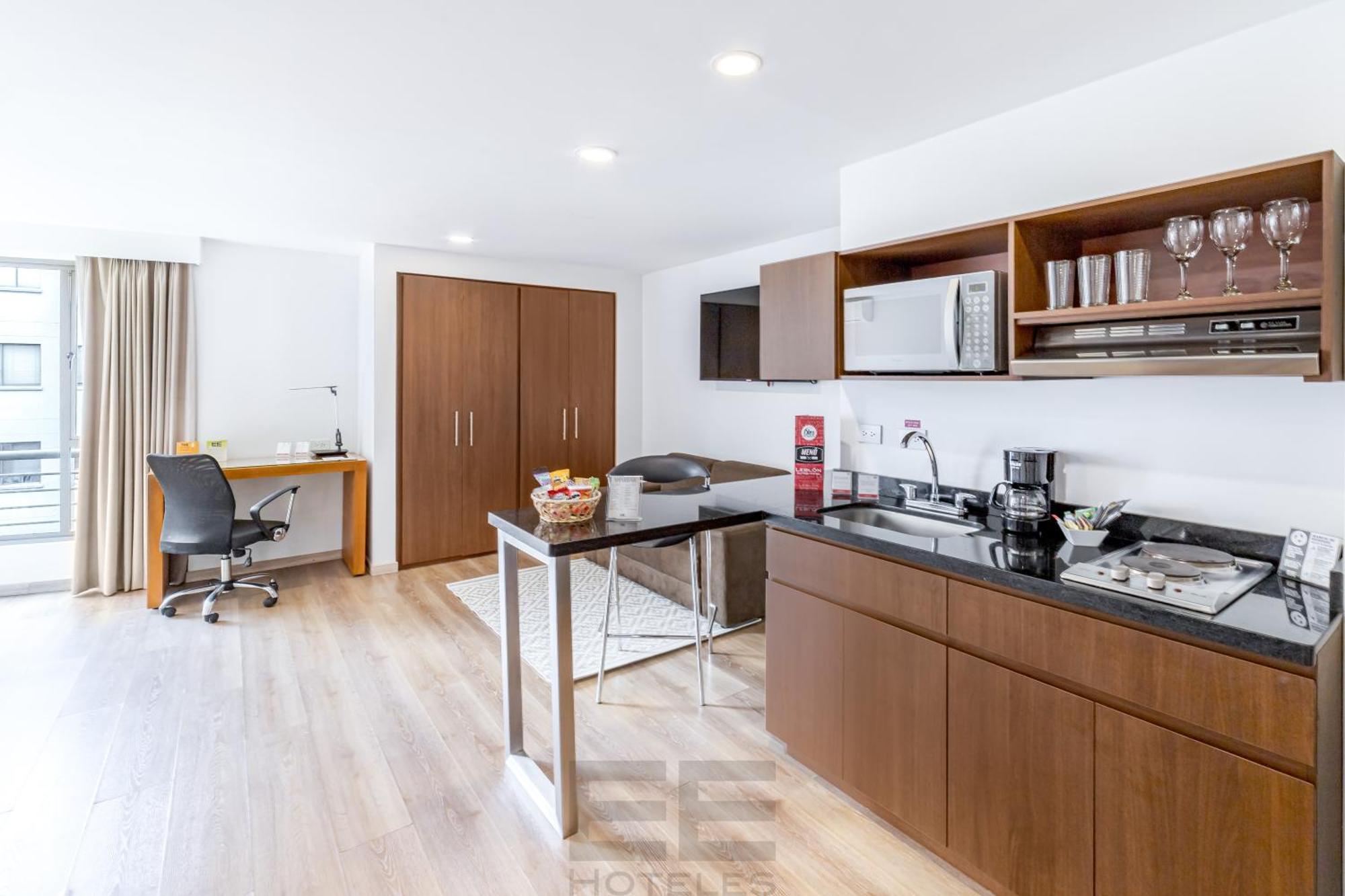 Leblon Suites Hotel Medellin Bagian luar foto